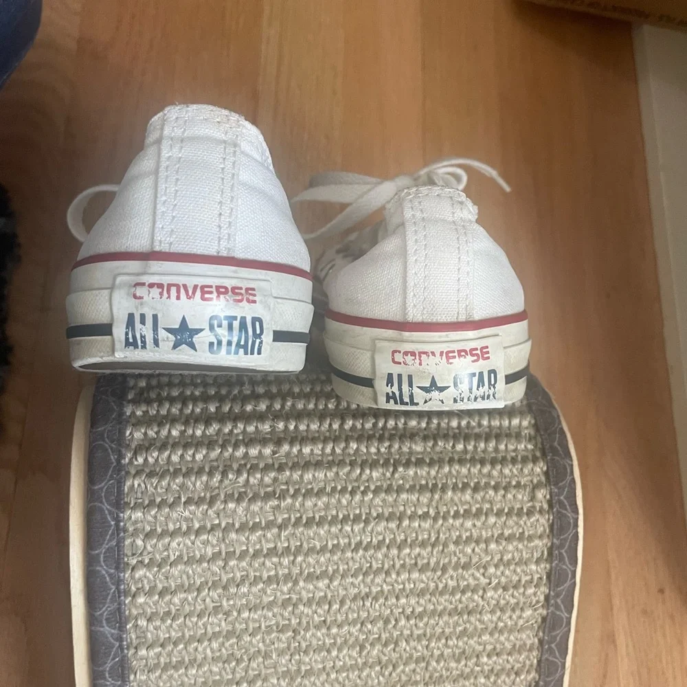 Converse Chuck Taylor All-Star Unisex White Low Top Sneakers Women’s 7 Men’s 5 - Picture 7 of 16